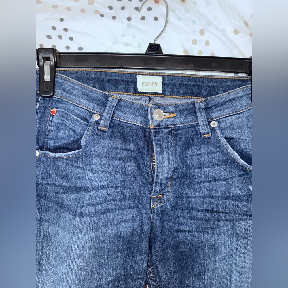 HUDSON jeans. Cropped style. Size 29.